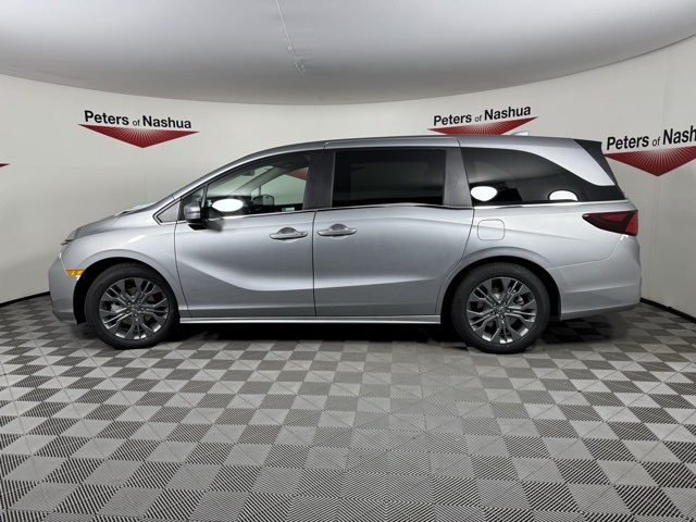 2026 Honda Odyssey Touring photo 2