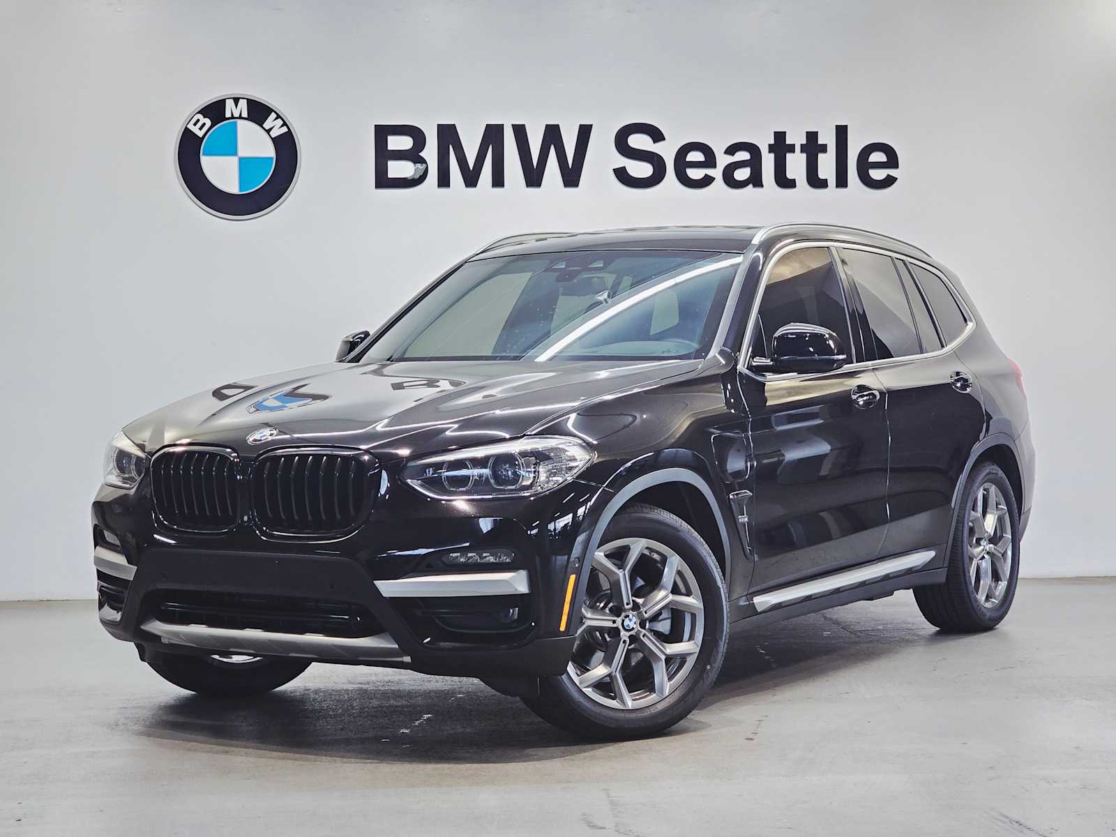 2021 BMW X3 30e's photo