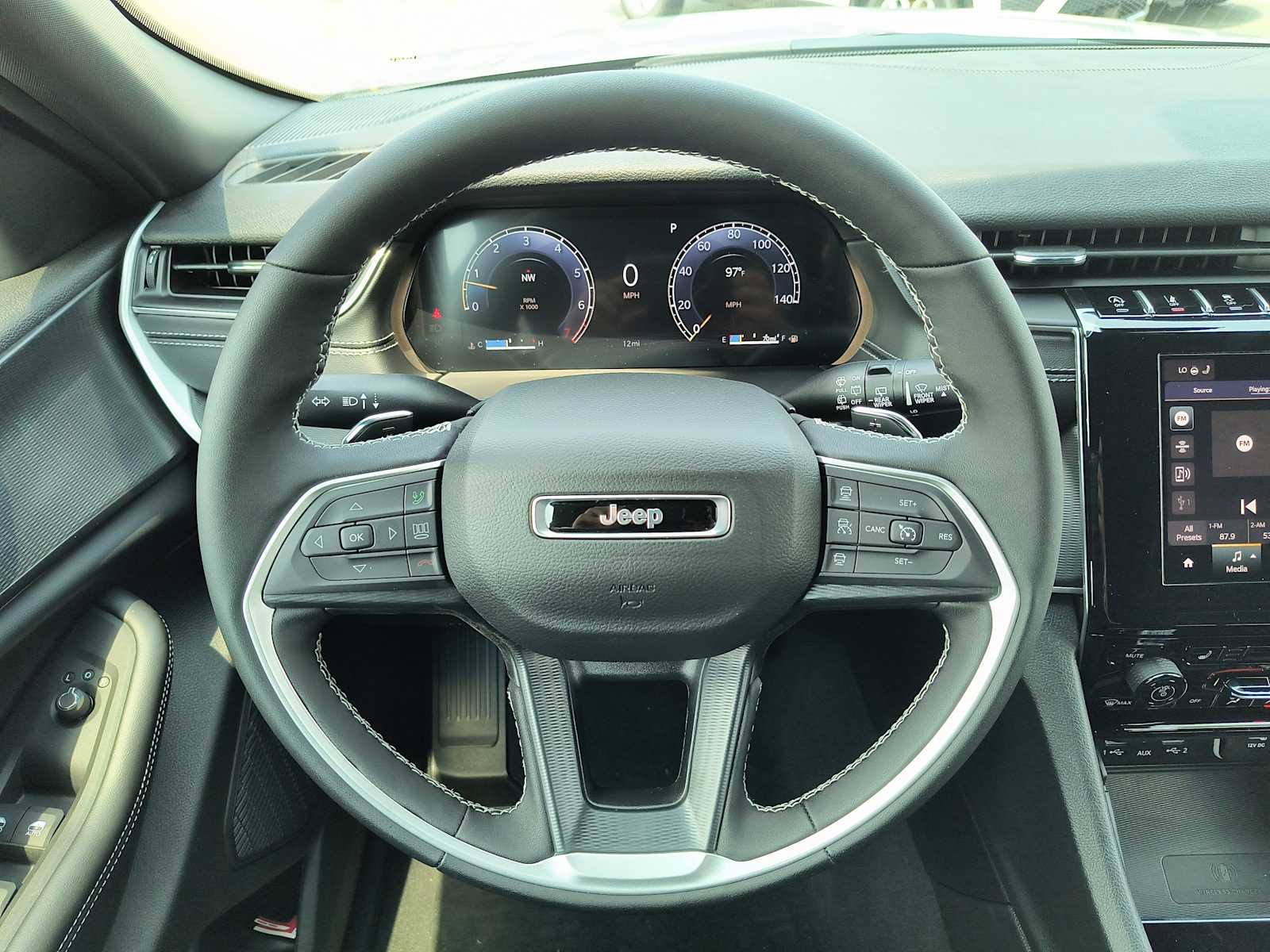 2025 Jeep Grand Cherokee Laredo X photo 6
