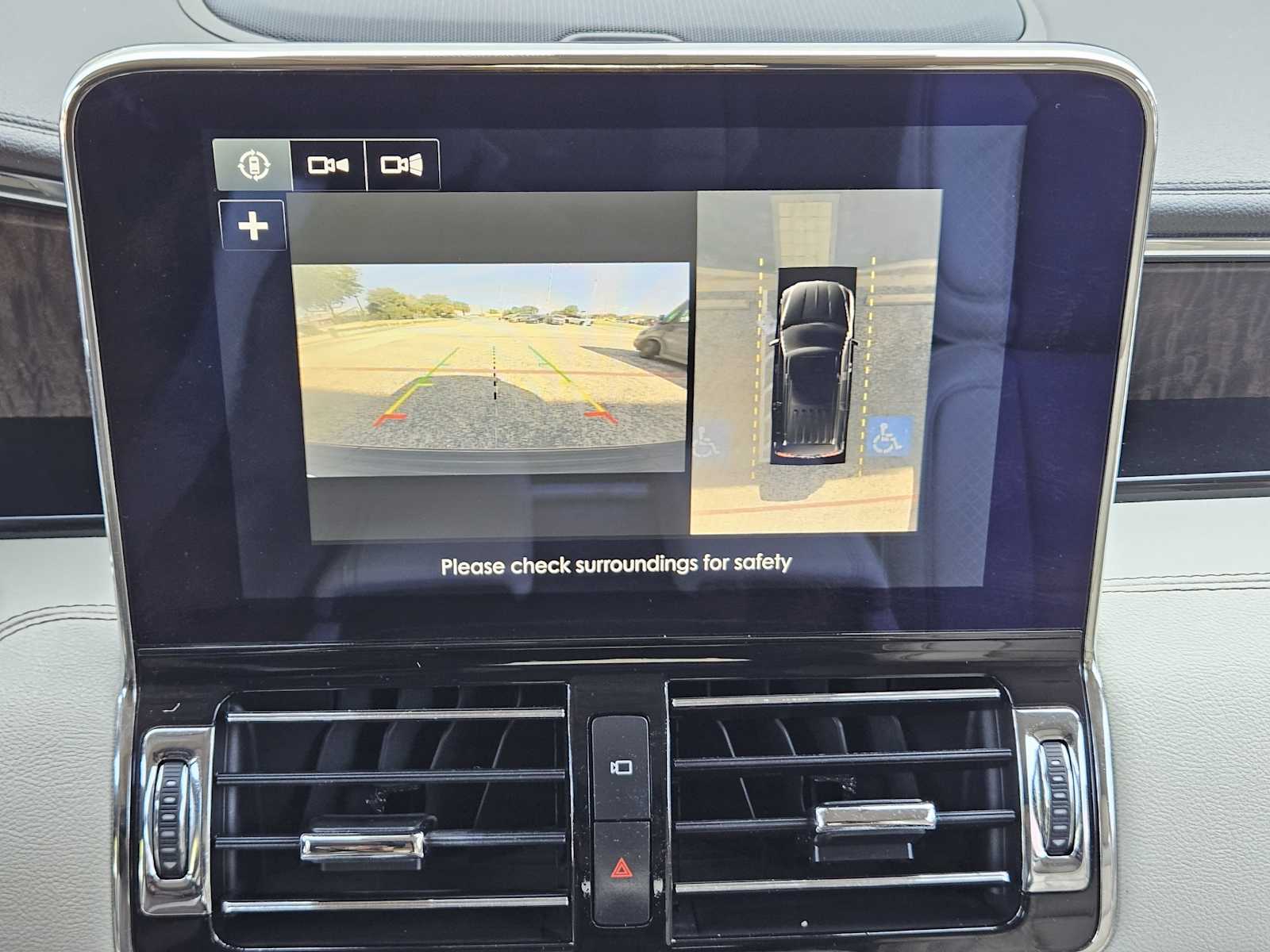 2019 Lincoln Navigator Select photo 14