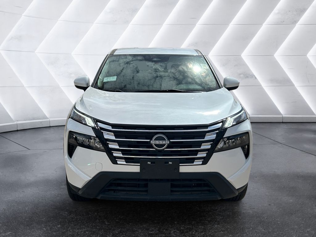 2024 Nissan Rogue SV photo 2