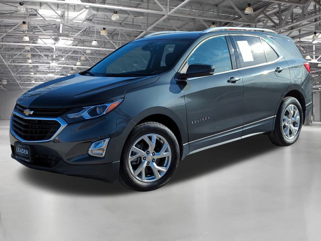 2020 Chevrolet Equinox LT photo 3