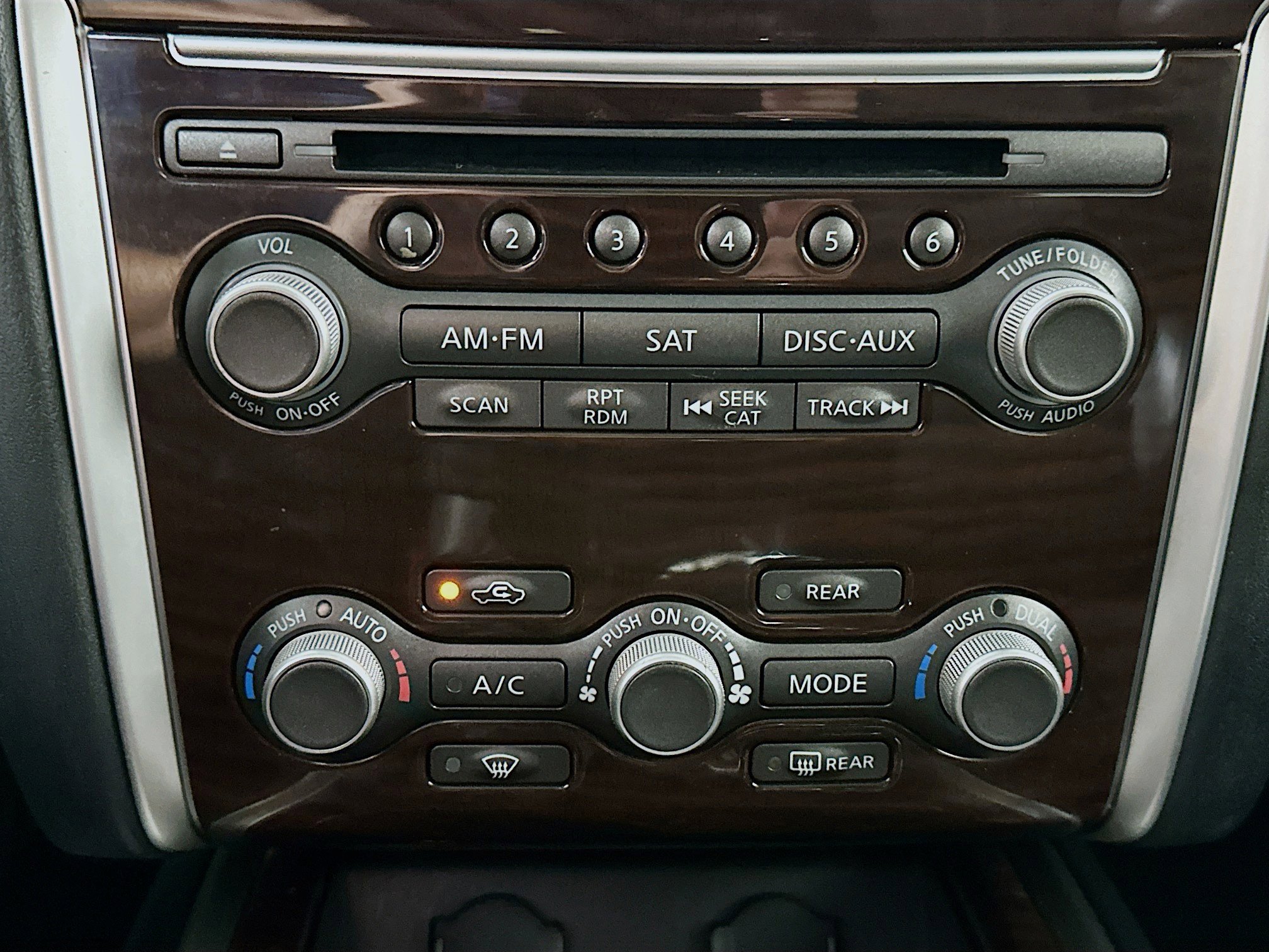 2015 Nissan Pathfinder Platinum photo 15