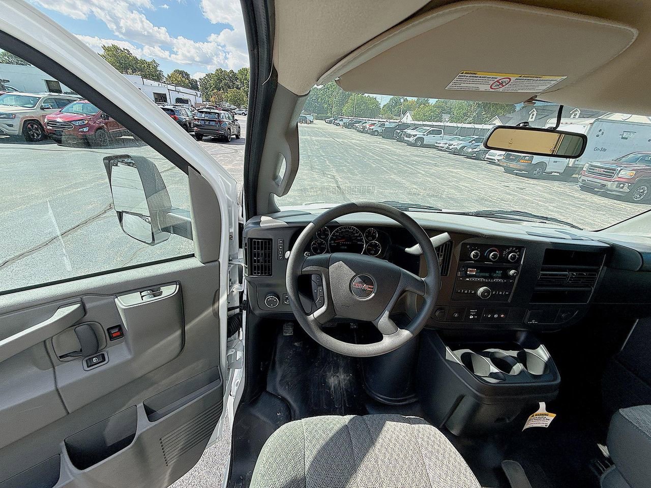 2025 Gmc Savana Cutaway photo 18