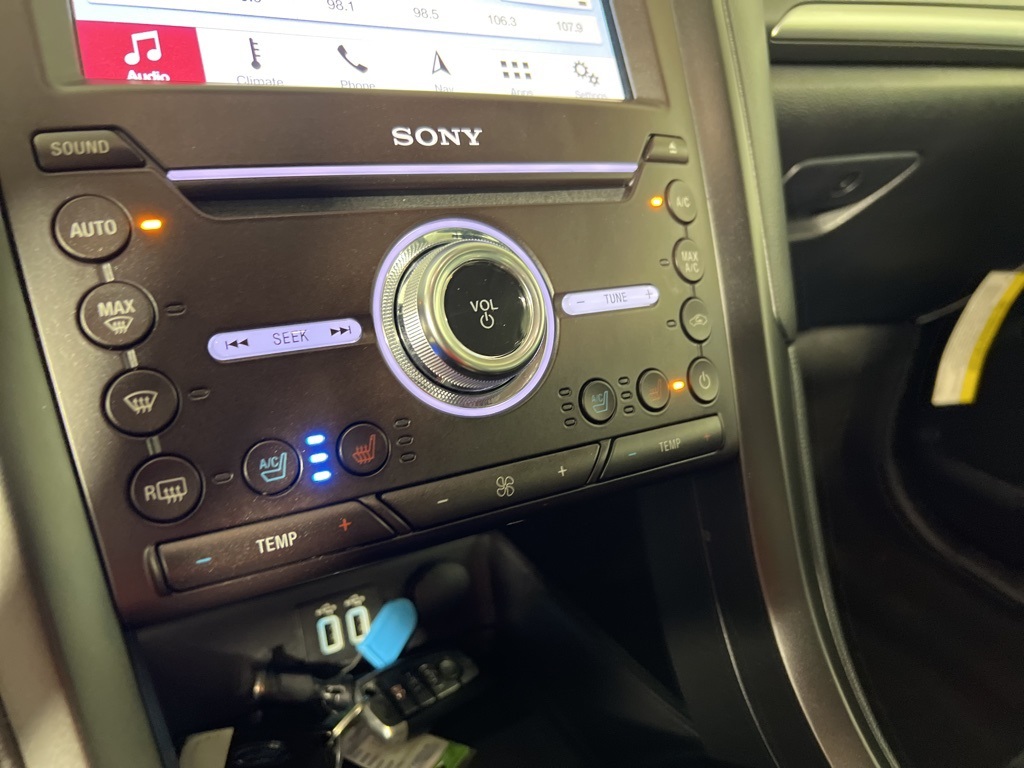 2019 Ford Fusion Energi Titanium photo 20