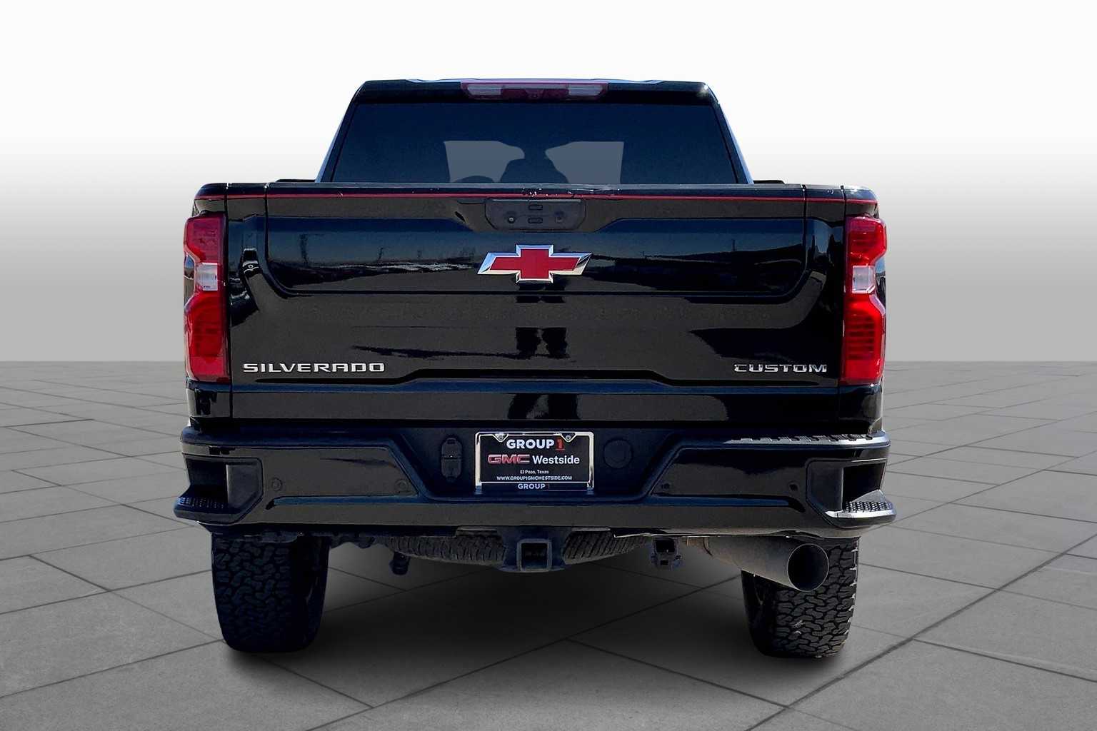 2022 Chevrolet Silverado 2500HD Custom photo 4
