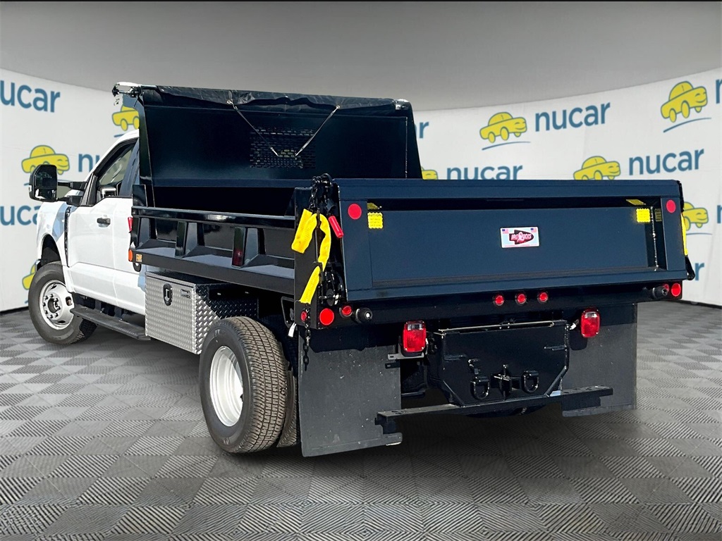 2025 Ford F-350 photo 4