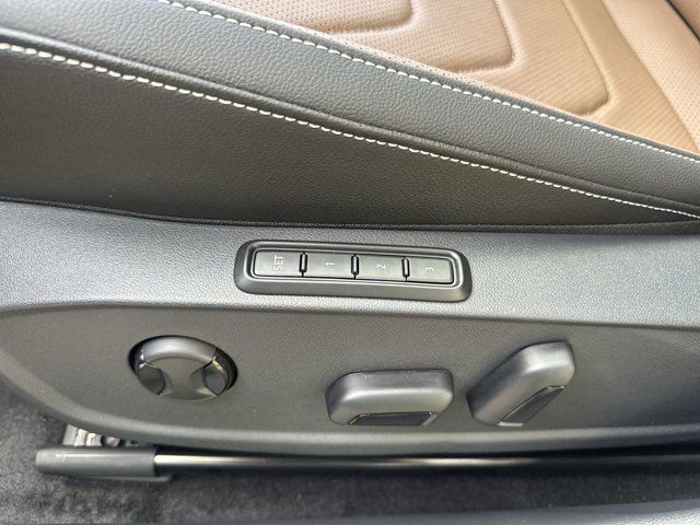 2025 Volkswagen Jetta 1.5T SEL photo 3