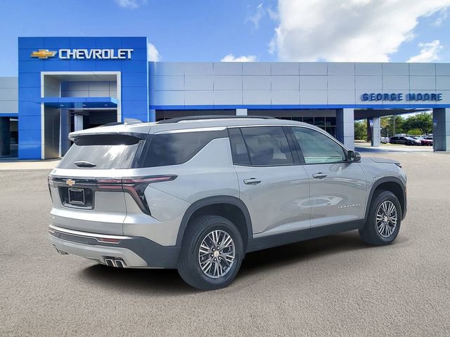 2025 Chevrolet Traverse photo 3