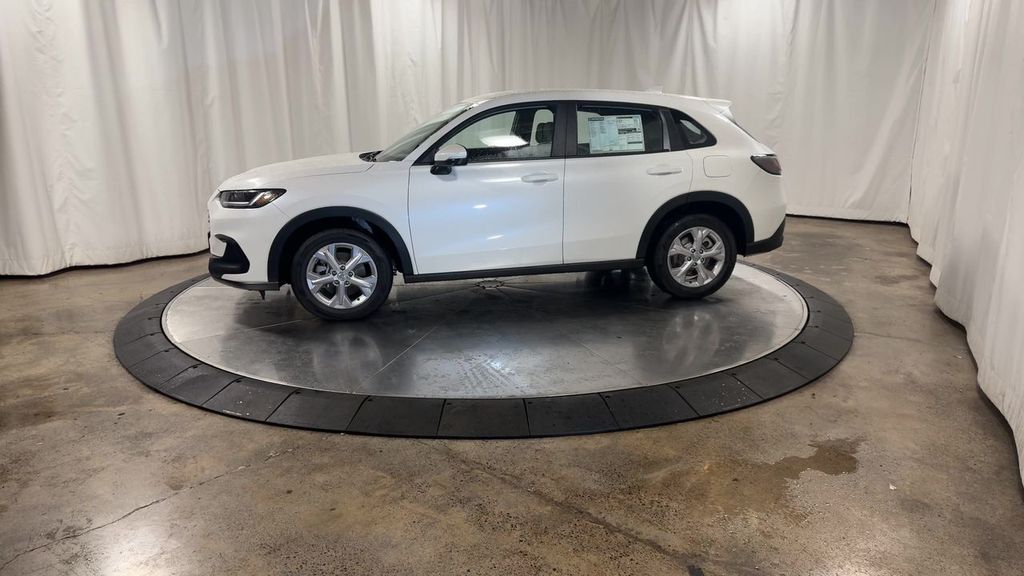 2025 Honda HR-V LX photo 4