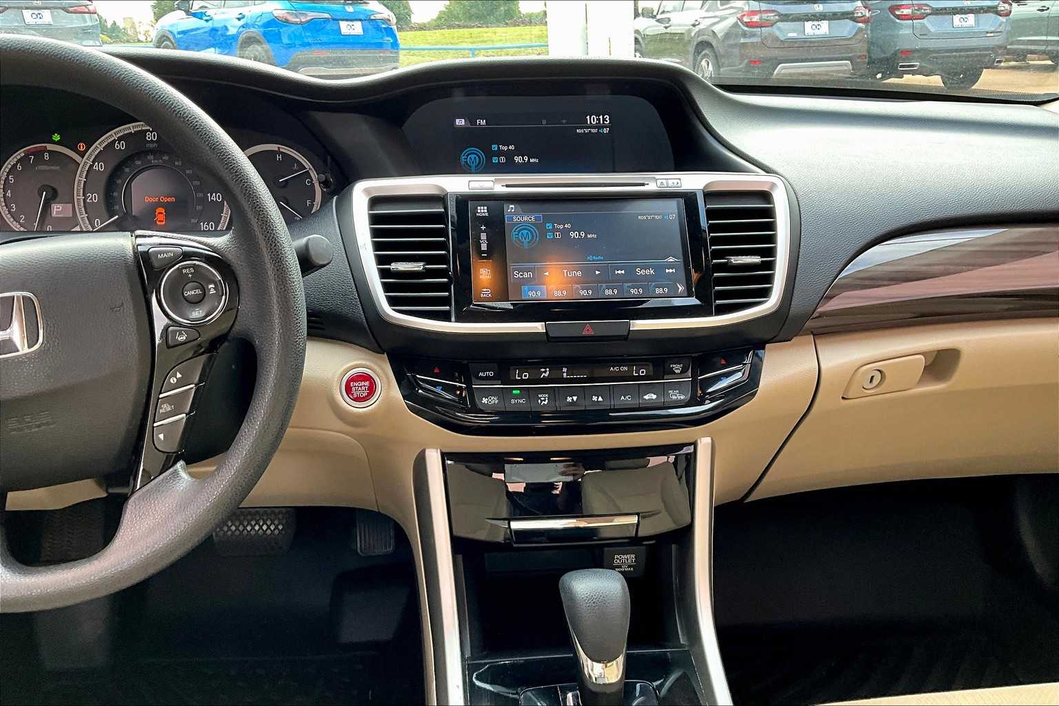 2017 Honda Accord EX photo 5