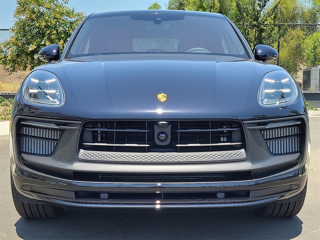 2025 Porsche Macan GTS photo 9
