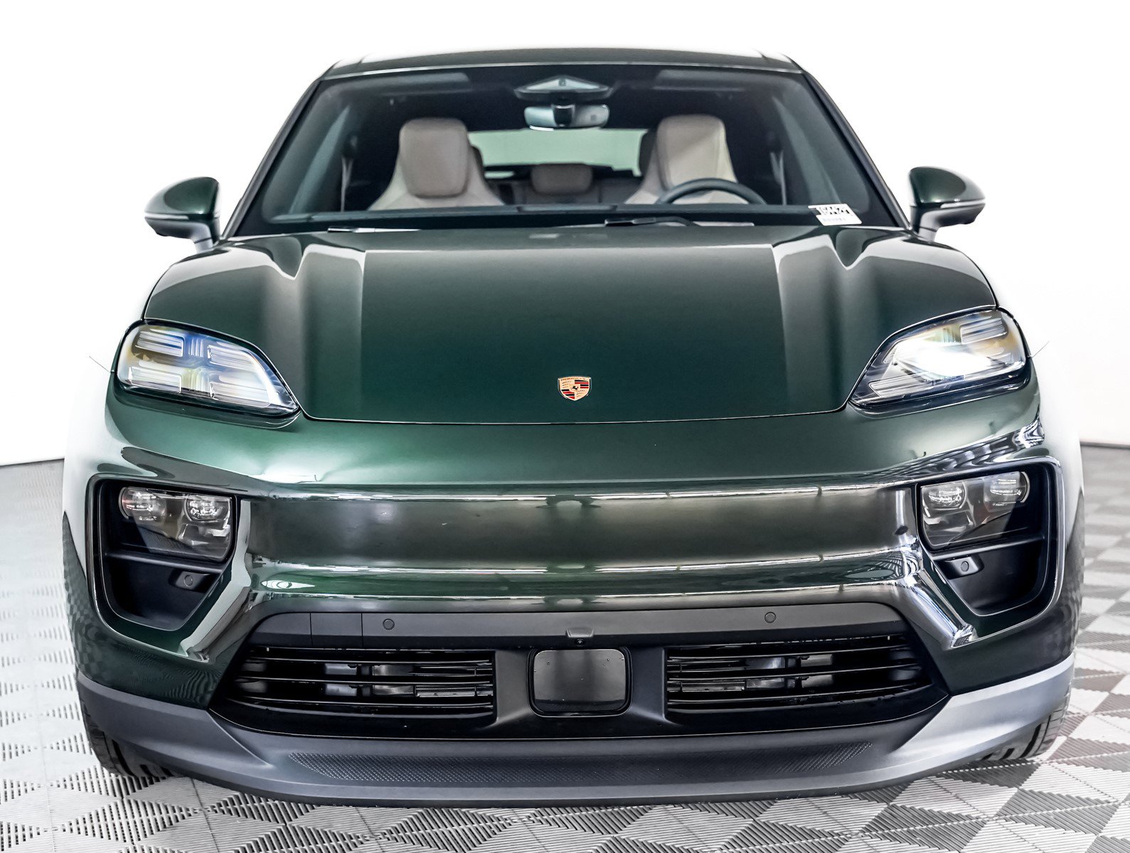 2025 Porsche Macan Electric photo 7