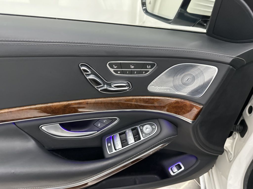 2015 Mercedes Benz S 63 AMG 4MATIC photo 8