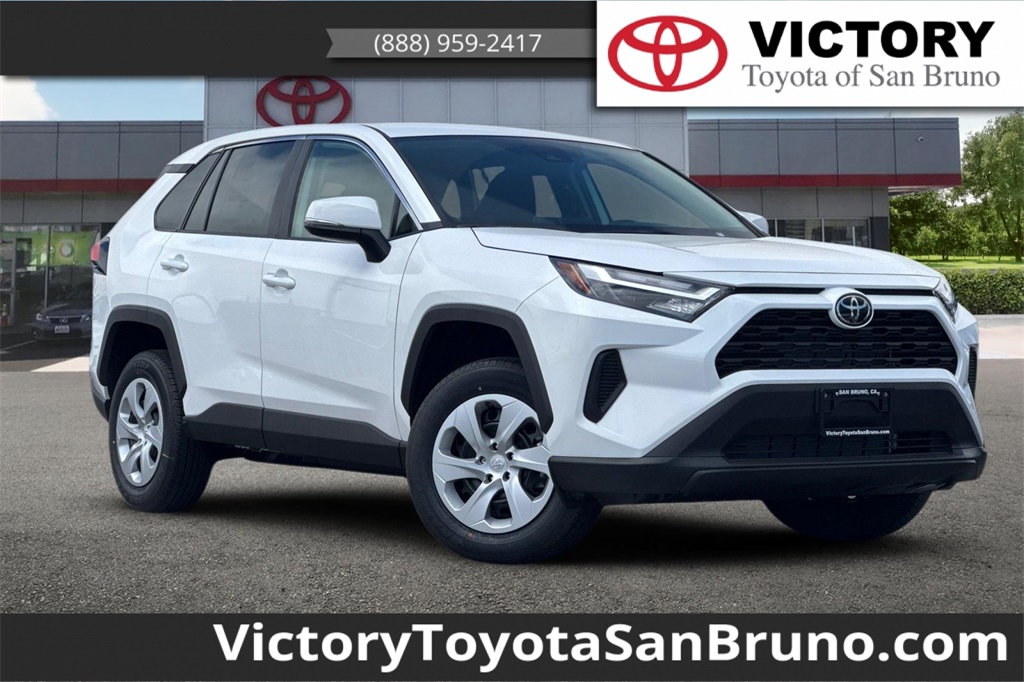 2025 Toyota RAV4 LE's photo