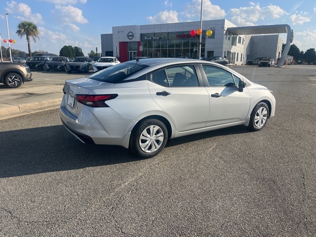 2025 Nissan Versa S photo 3