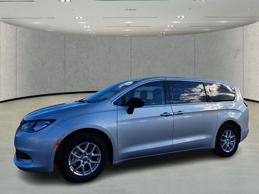 Pre-Owned 2024 Chrysler Voyager LX's photo
