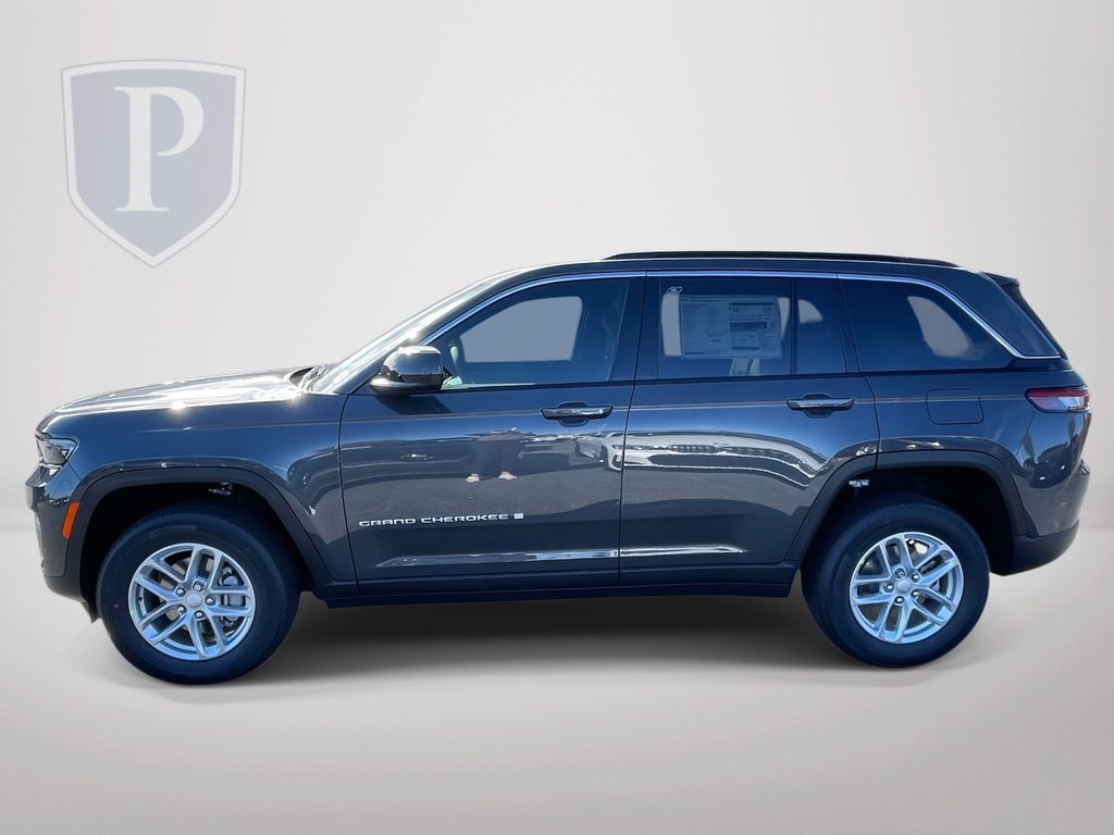 2025 Jeep Grand Cherokee Laredo X photo 4
