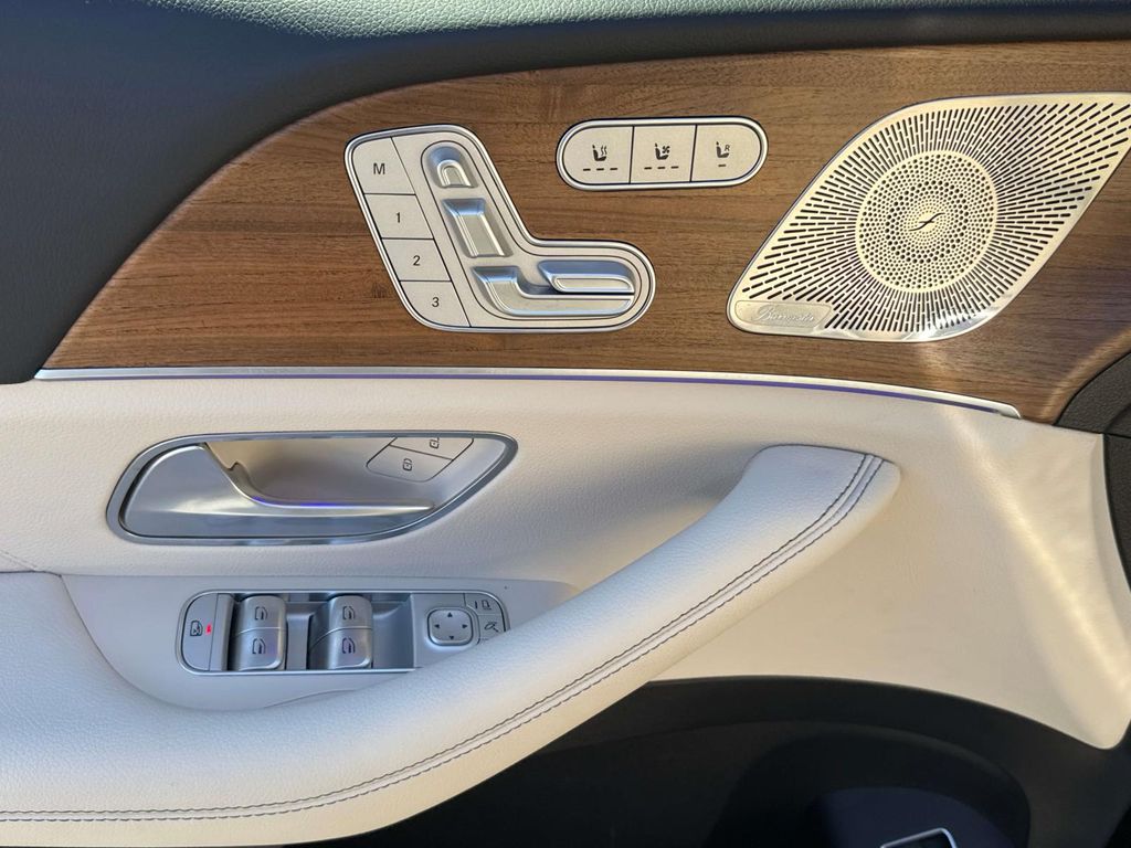 2024 Mercedes Benz GLS 450 4MATIC photo 34