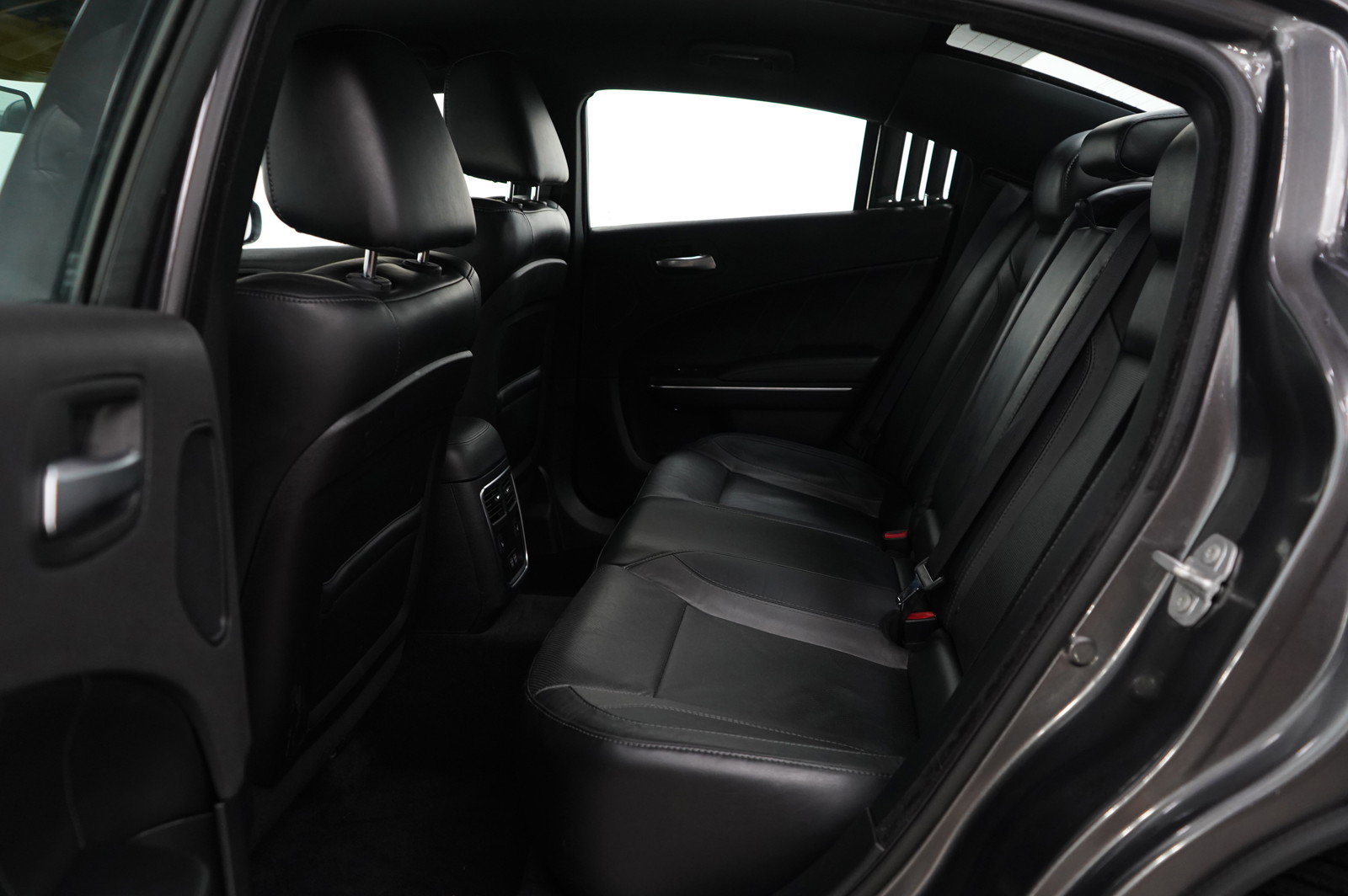 2016 Dodge Charger SXT photo 14