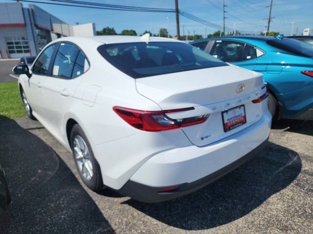 2025 Toyota Camry LE photo 4