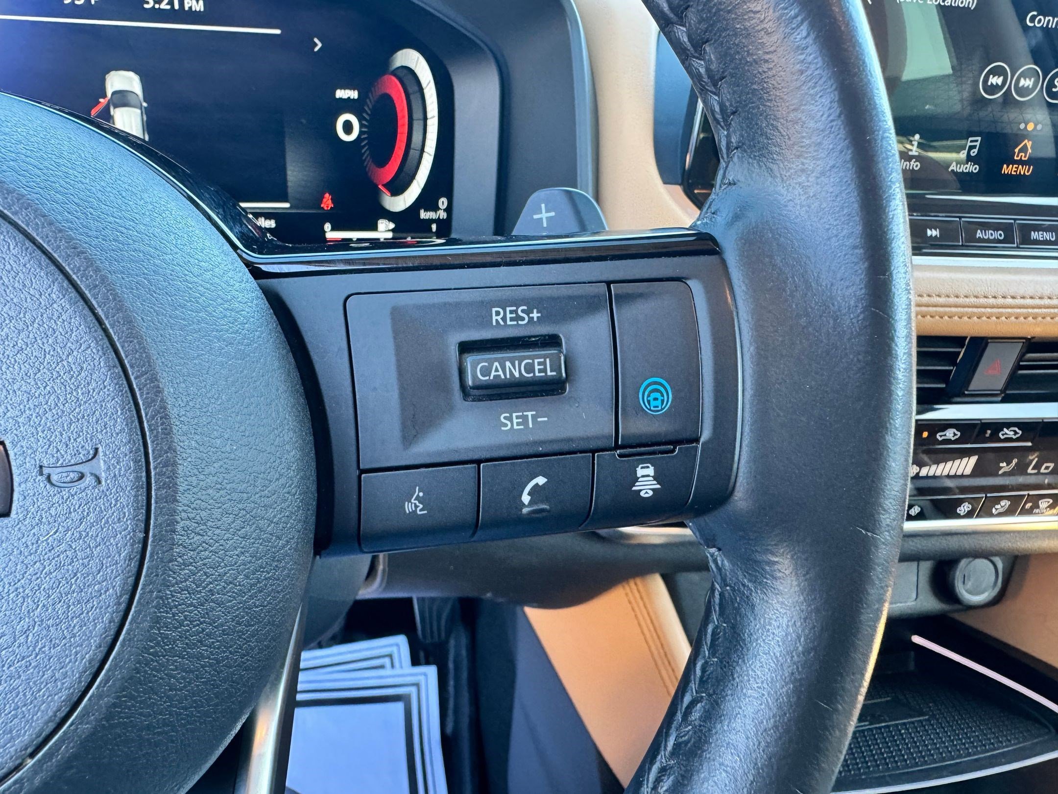2023 Nissan Rogue Platinum photo 17