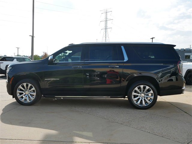 2025 Chevrolet Suburban Premier photo 4