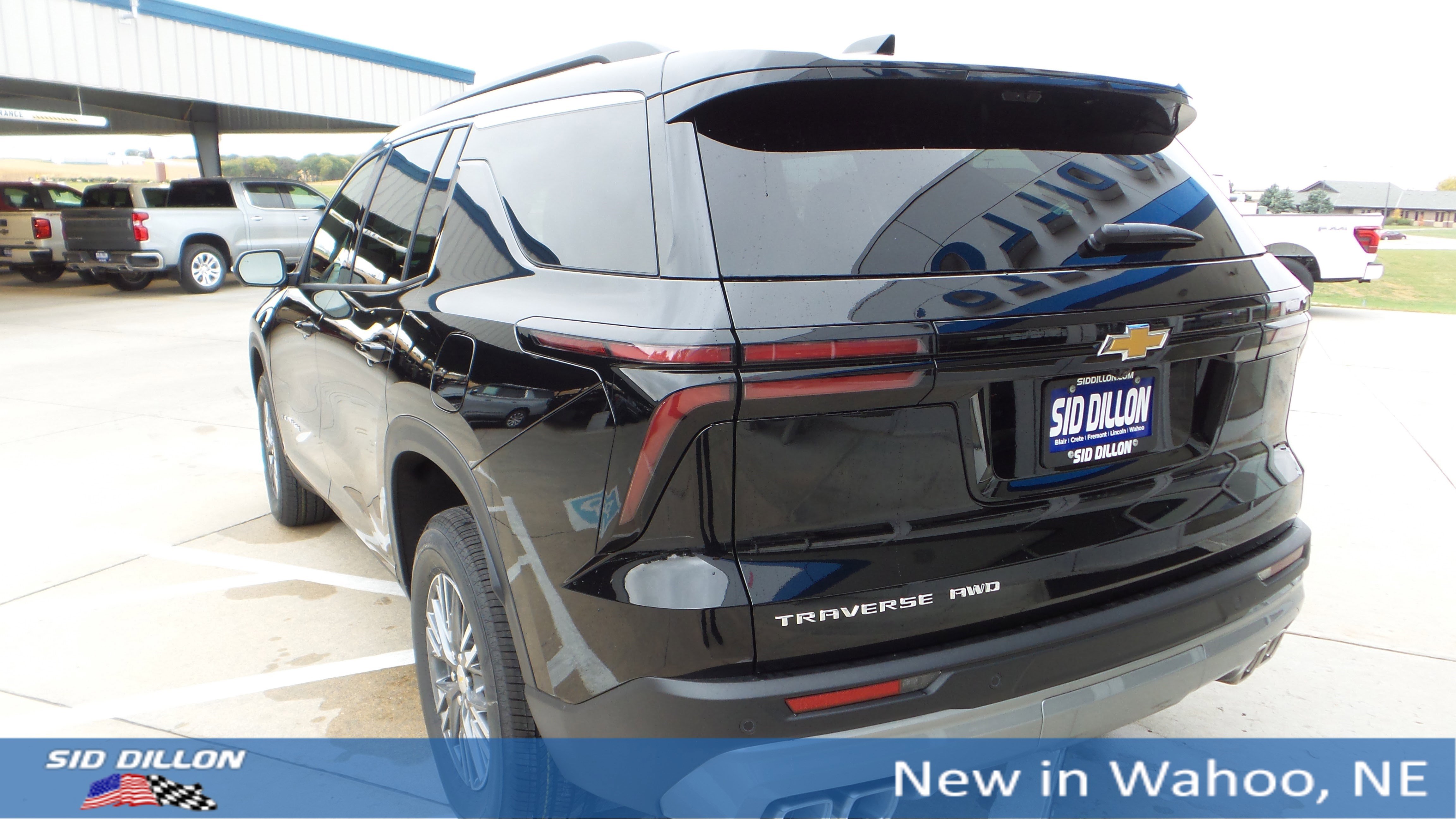 2026 Chevrolet Traverse photo 2