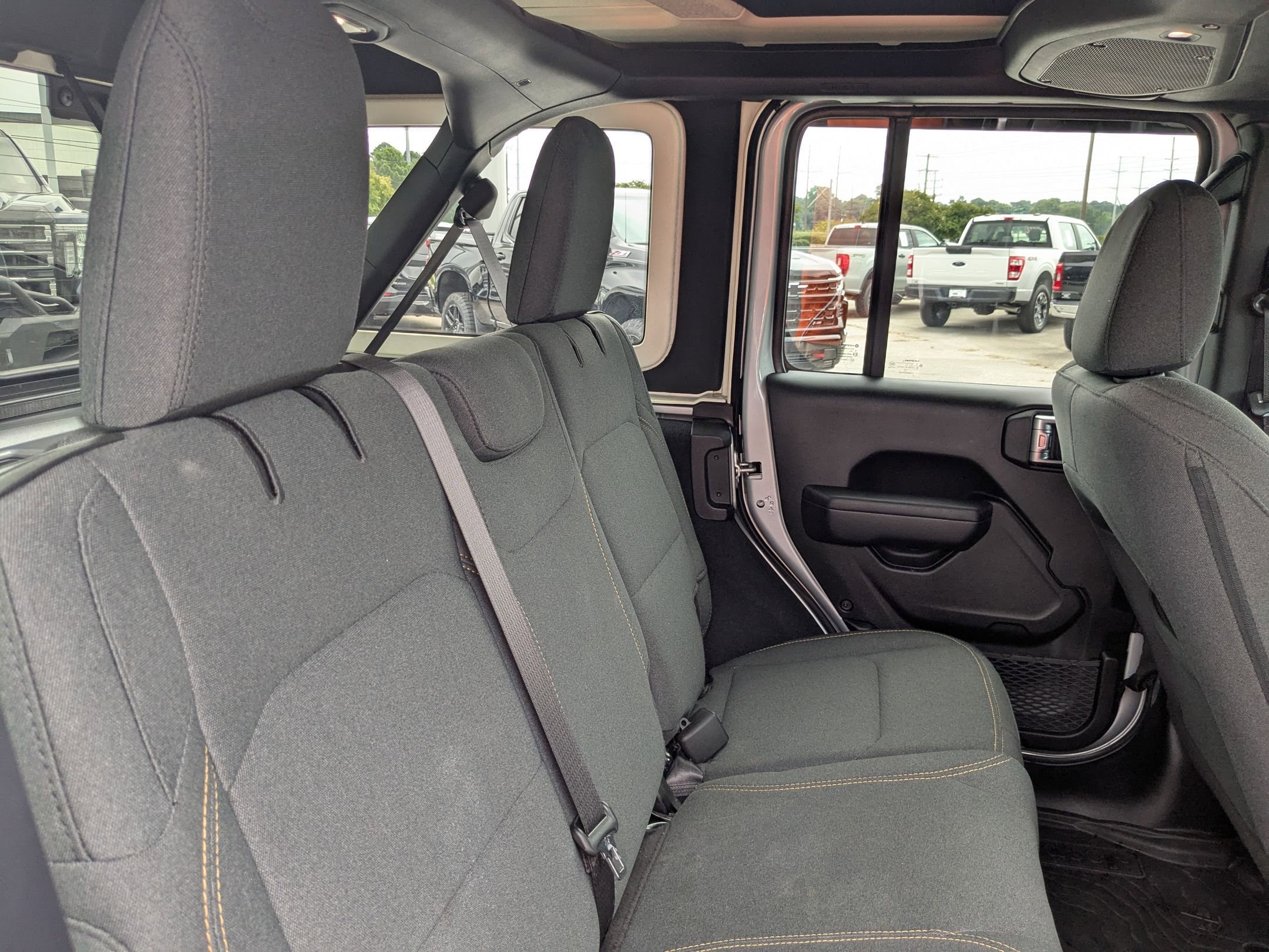 2024 Jeep Wrangler Sport S photo 24