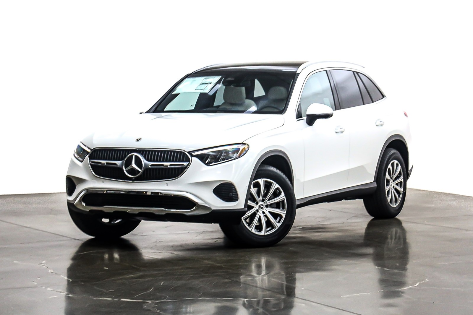 2026 Mercedes-Benz GLC Base's photo