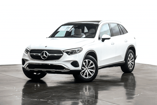 2026 Mercedes-Benz GLC Base's photo