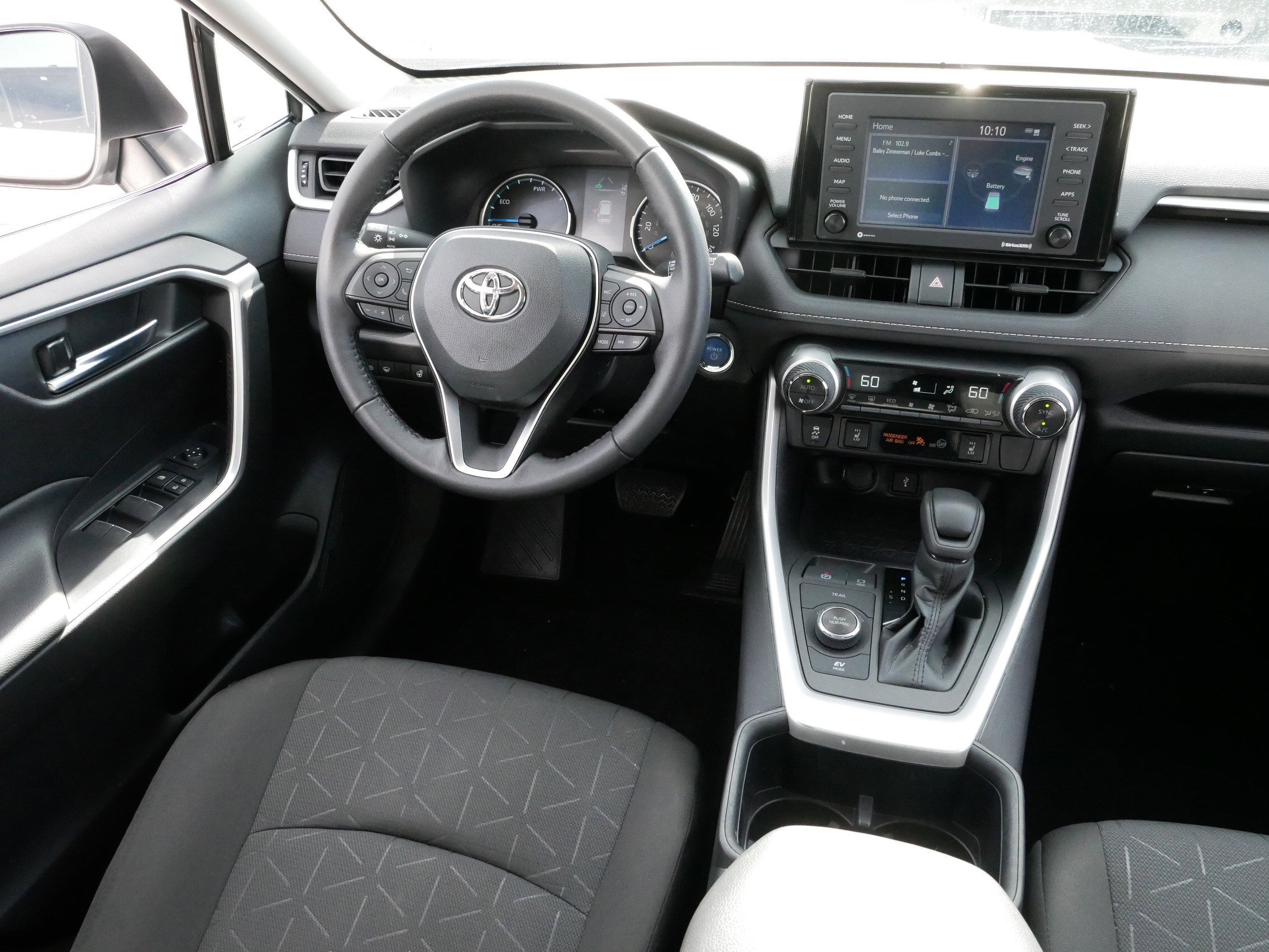 2022 Toyota RAV4 Hybrid XLE photo 9