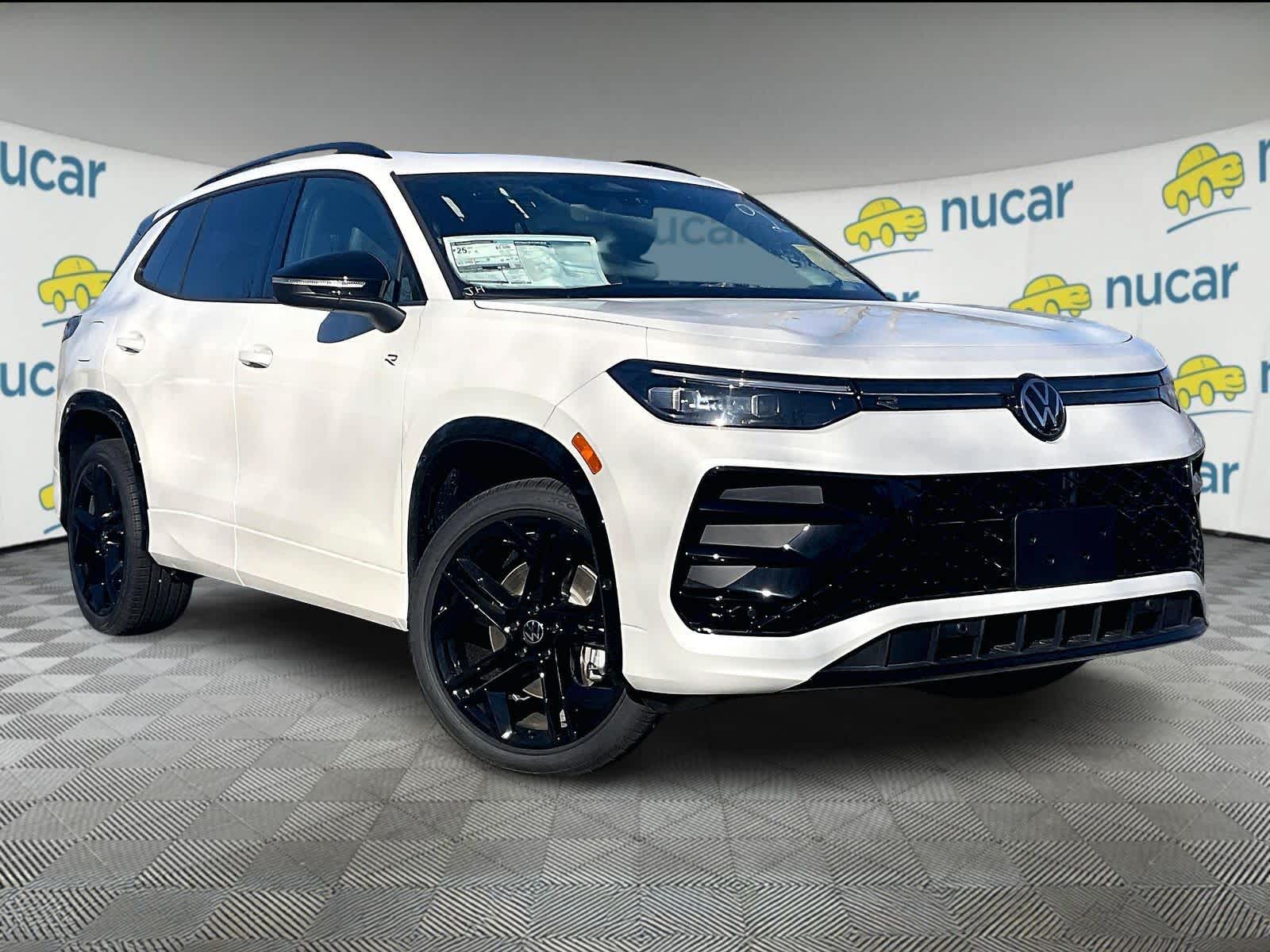 2026 Volkswagen Tiguan SE R-LINE BLACK's photo