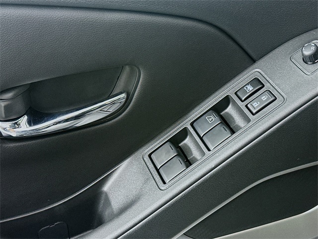 2025 Nissan Frontier SV photo 16