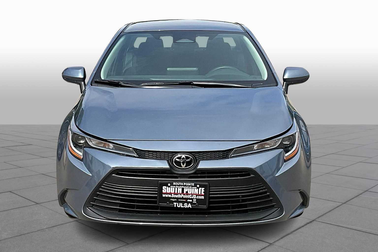 2024 Toyota Corolla LE photo 3