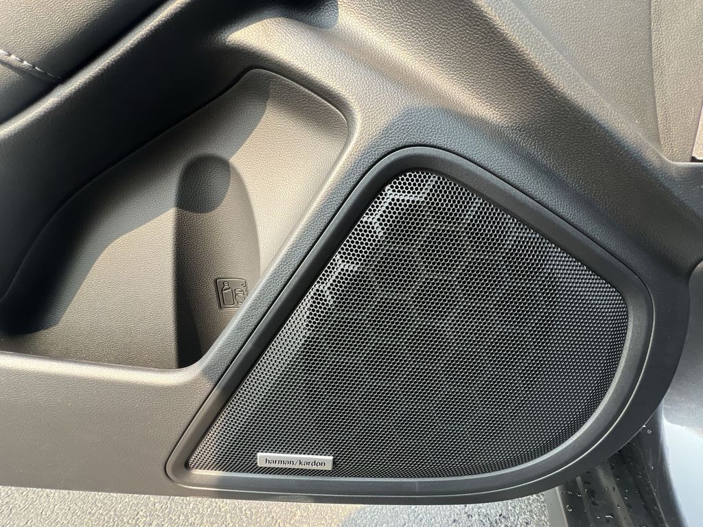 2025 Subaru Outback Touring XT photo 22