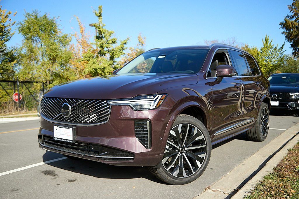 2026 VOLVO XC90 - Image 32
