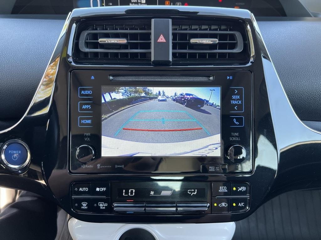 2016 Toyota Prius Four photo 17