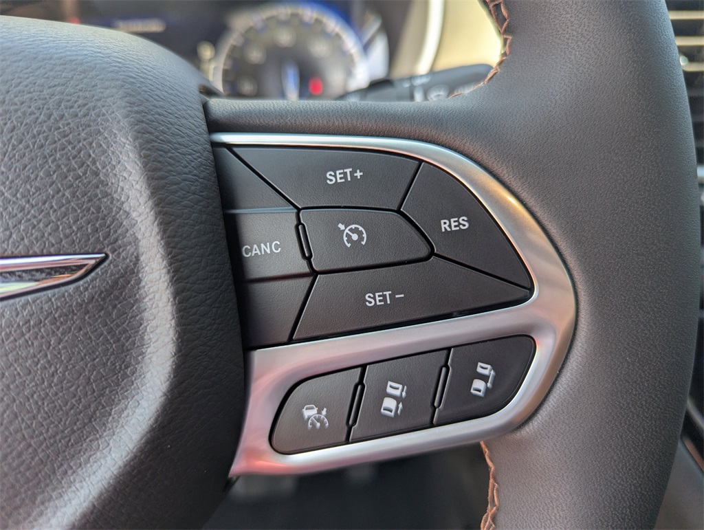 2026 Chrysler Pacifica Pinnacle photo 18