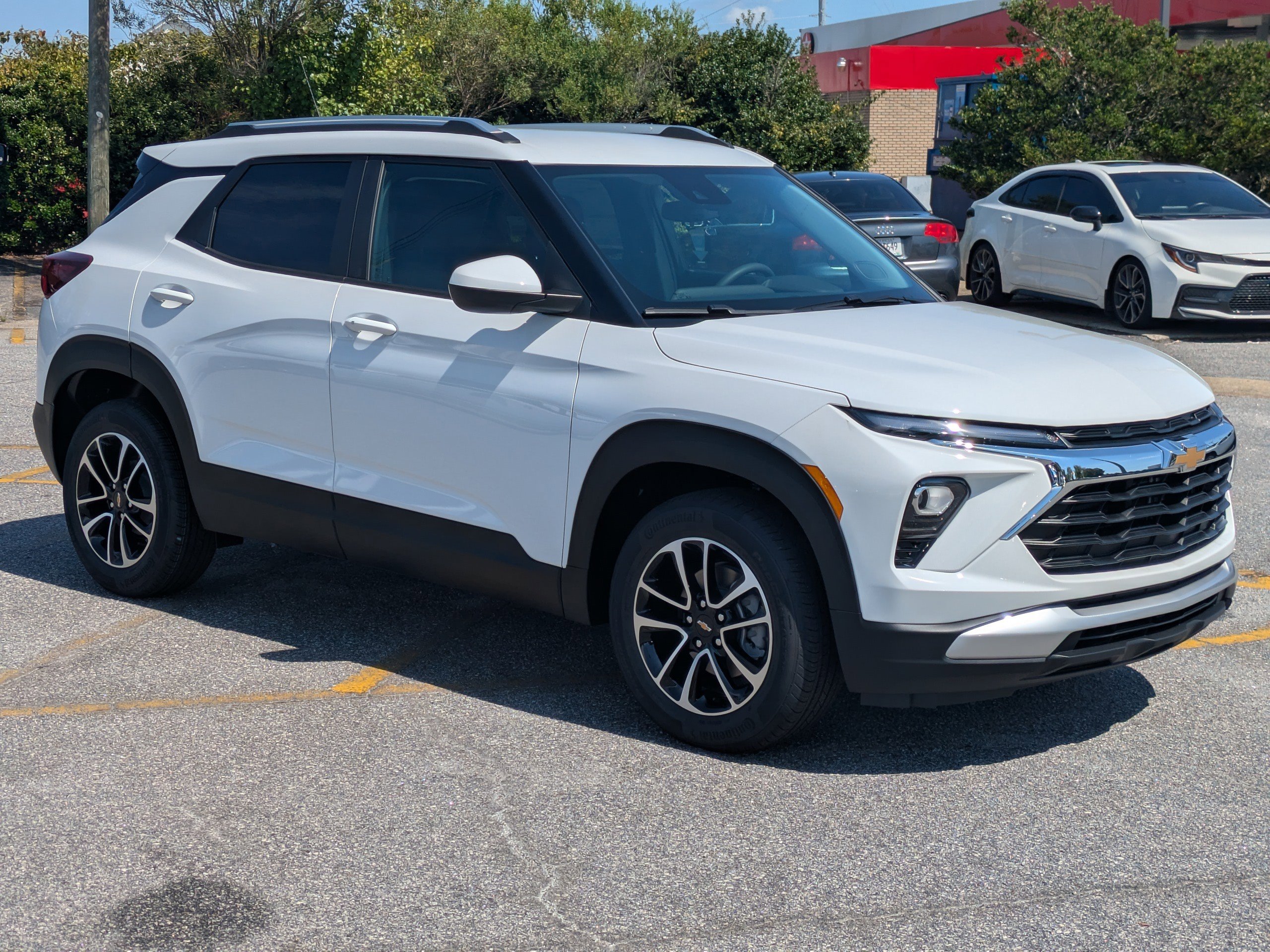2026 Chevrolet Trailblazer LT photo 2