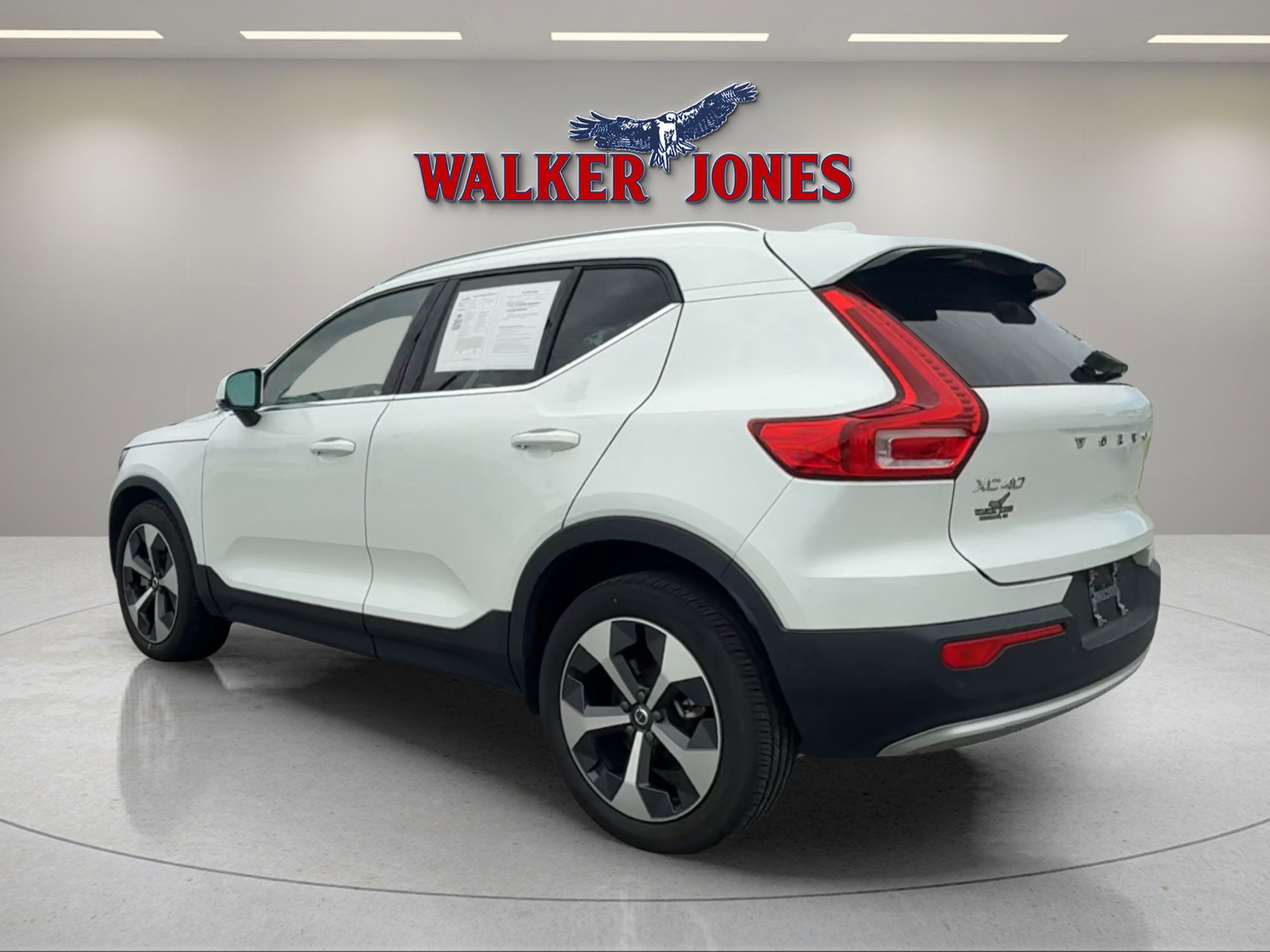 2023 Volvo XC40 Plus photo 4