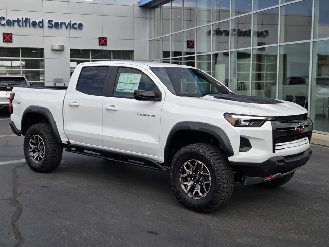 2025 Chevrolet Colorado ZR2 photo 3
