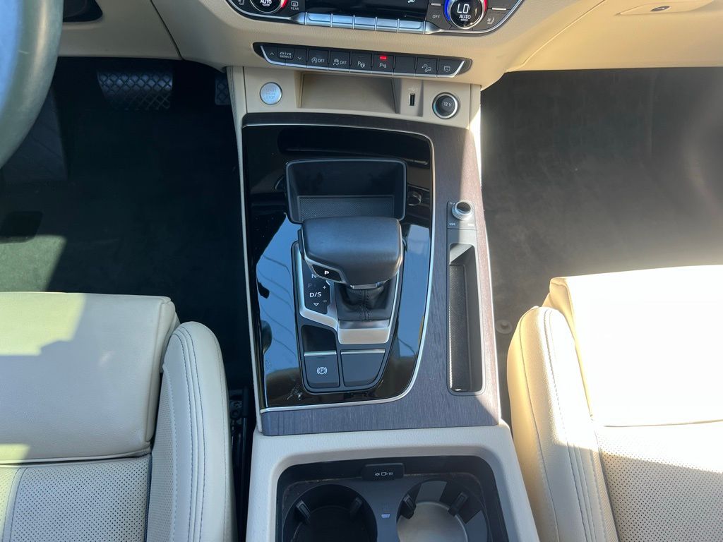 2021 Audi Q5 45 Prestige photo 14