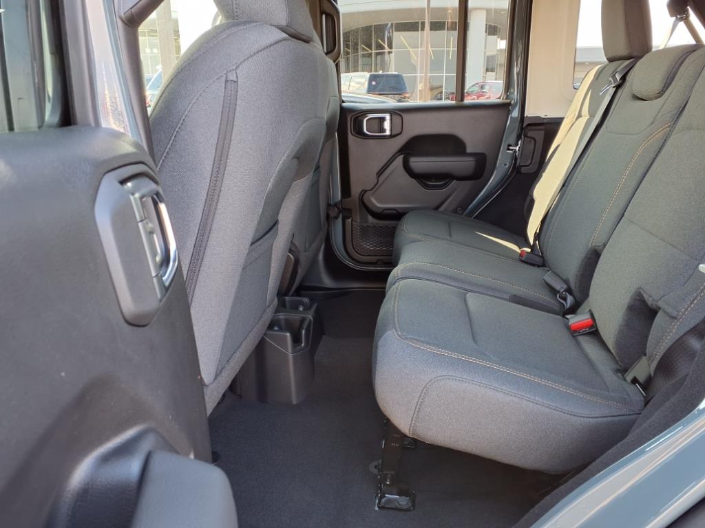 2025 Jeep Wrangler Sport S photo 4