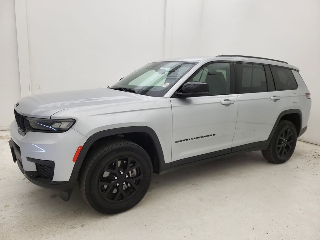 2024 Jeep Grand Cherokee Altitude photo 6