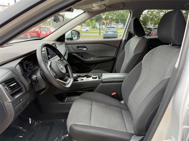 2023 Nissan Rogue SV photo 14