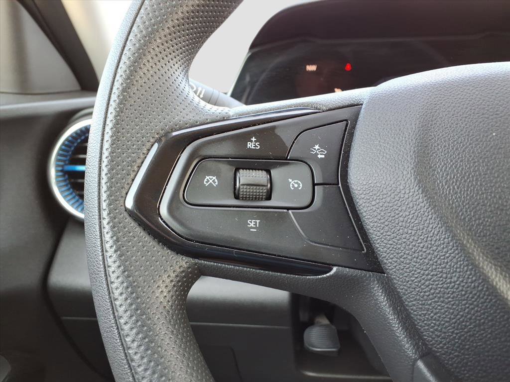 2025 Chevrolet Trax LT photo 23