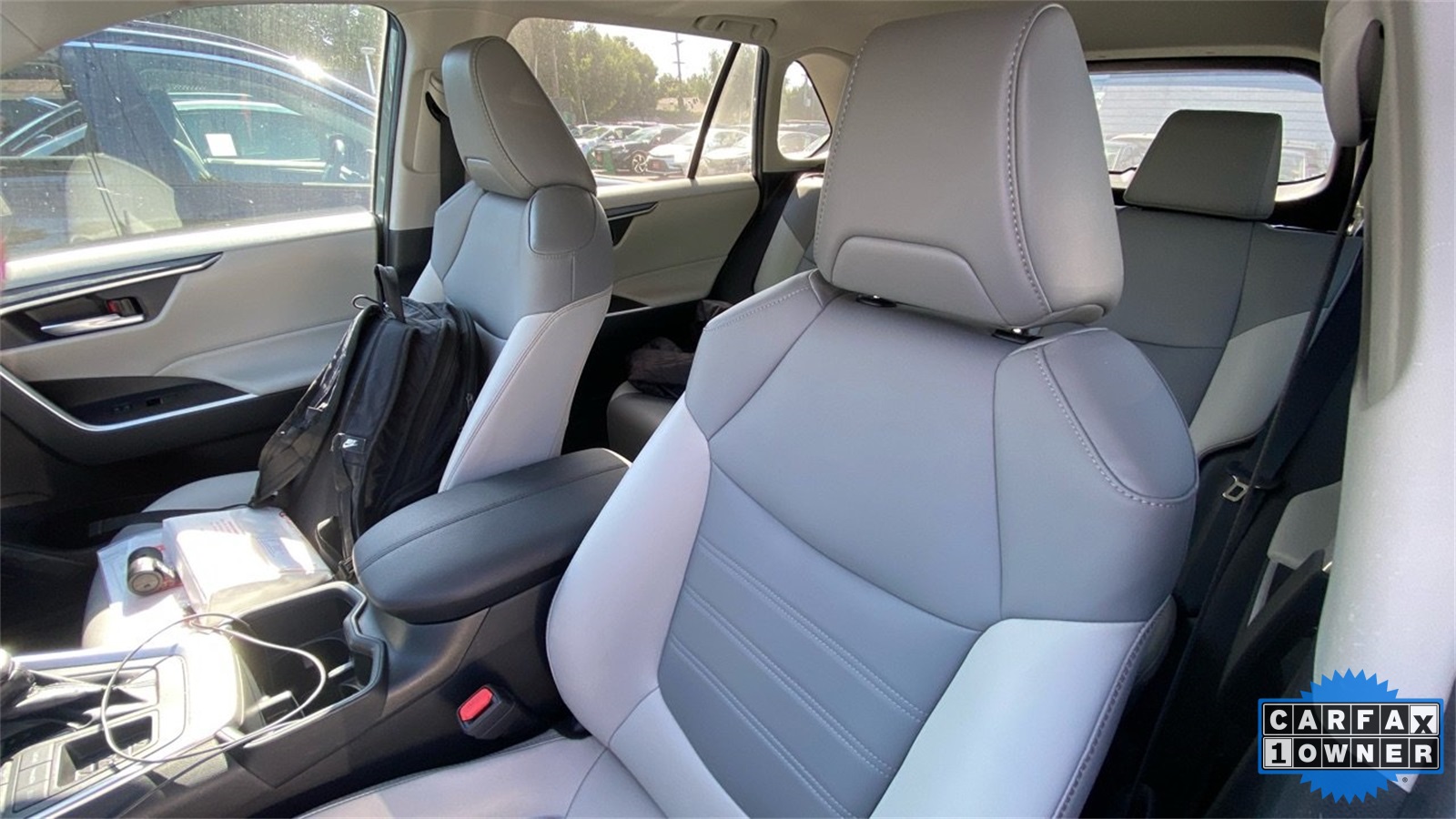 2022 Toyota RAV4 XLE Premium photo 4