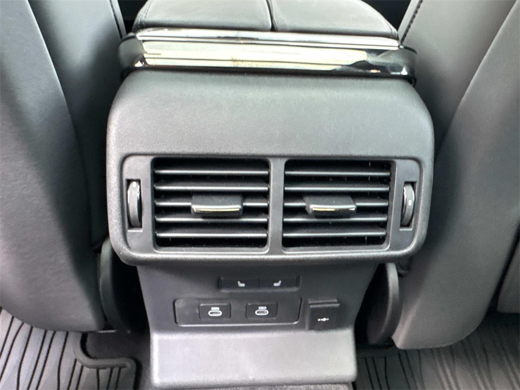 2024 Land Rover Range Rover Velar P400 Dynamic HSE photo 6