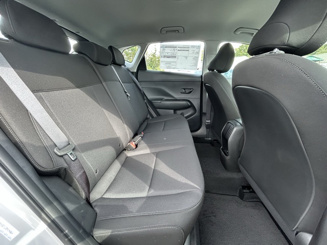 2026 Hyundai Kona SE photo 3